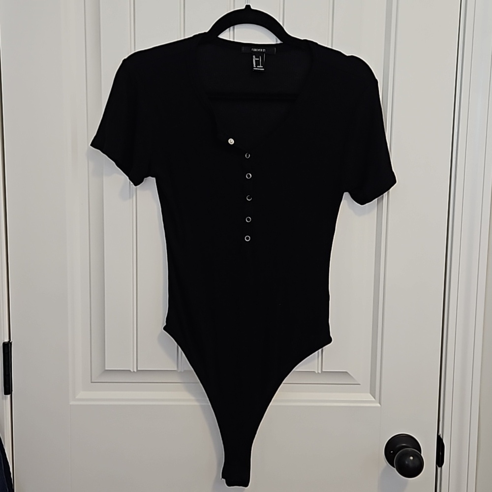 🩴 Black Ribbed Bodysuit Size L